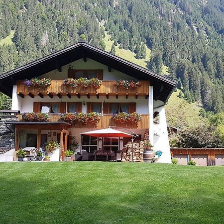 Haus Hubertus - Gaestehaus Sahler Partenen Exterior photo