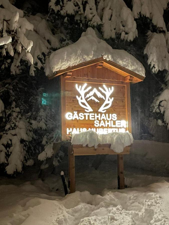 Haus Hubertus - Gaestehaus Sahler Partenen Exterior photo