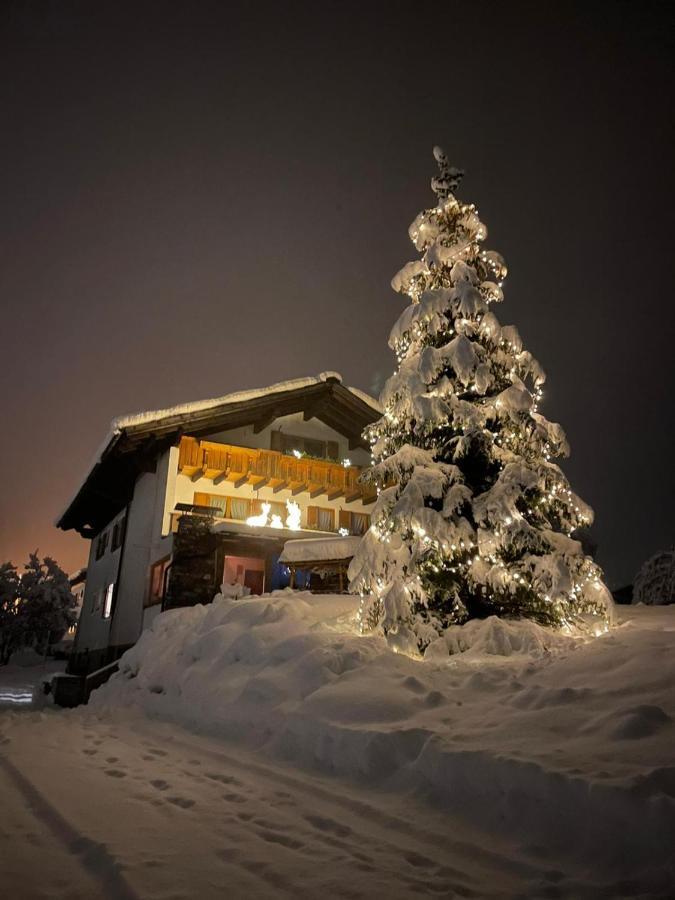 Haus Hubertus - Gaestehaus Sahler Partenen Exterior photo